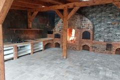 venkovni-sezeni-s-vlastni-kuchyni-b102-